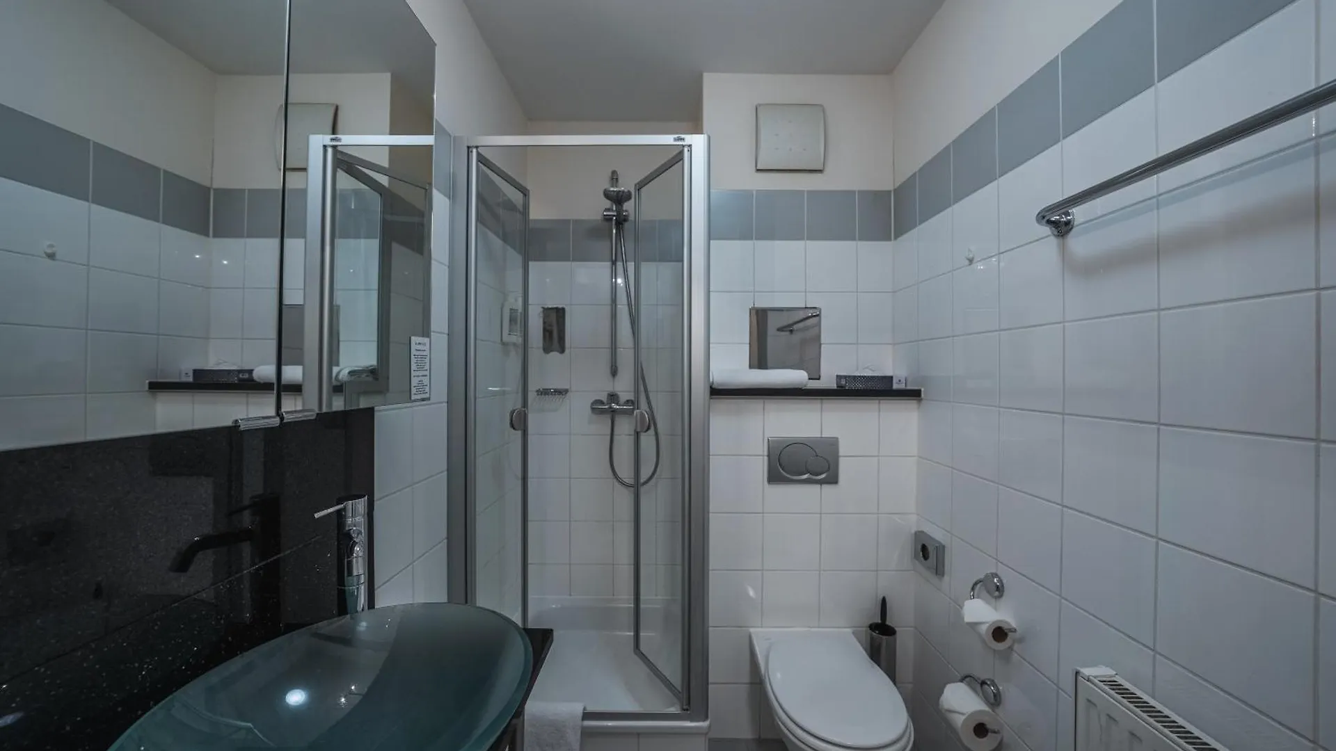 Eqbase Vienna City Apartments Stock 4 0*,